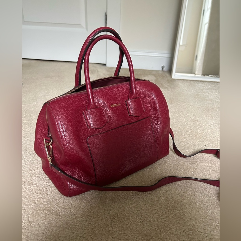 Furla Elegant Red Leather Handbag